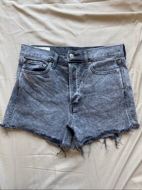 Women’s Gap Cheeky Short High Rise size 8 R Grey Acid Wash
